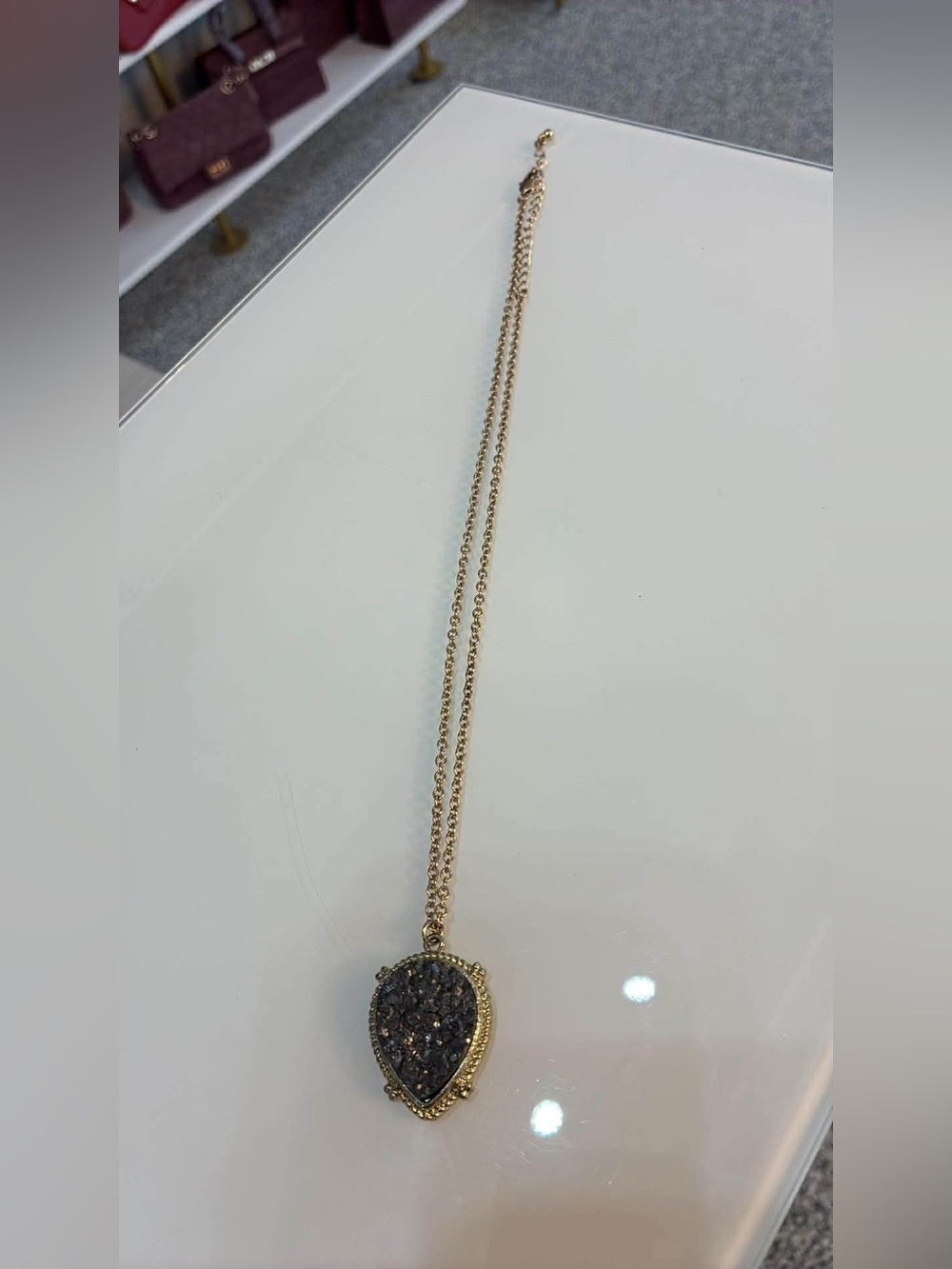 Gold-Frame Teardrop druzy pendant necklace - Gray Druzy - Picture 2 of 6